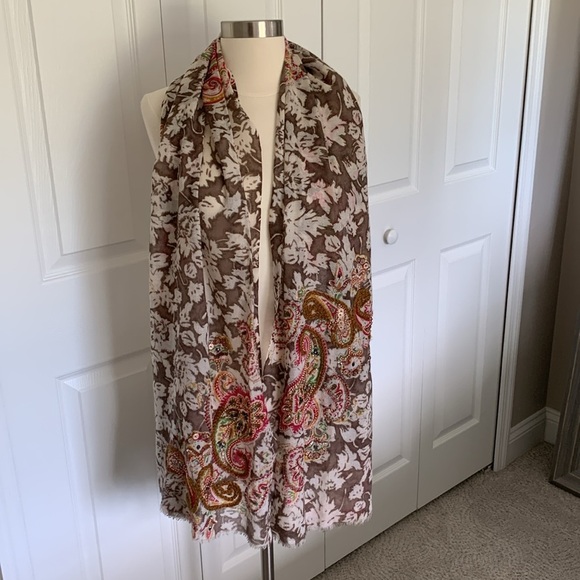 Tolani boho print wool and silk scarf with embroidery and beading made in India - Picture 4 of 8